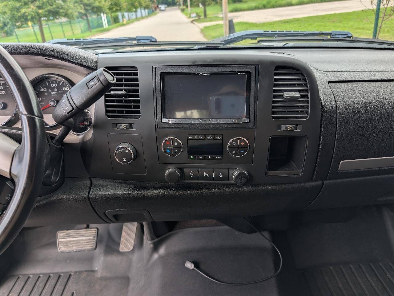 Chevrolet Silverado 1500 LT Crew Cab 4WD 2012