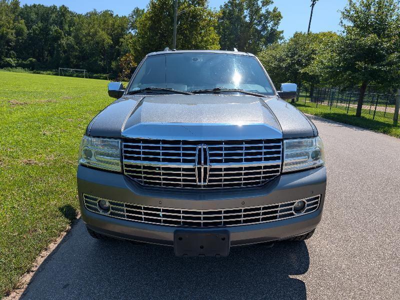 Lincoln Navigator 4WD 2011