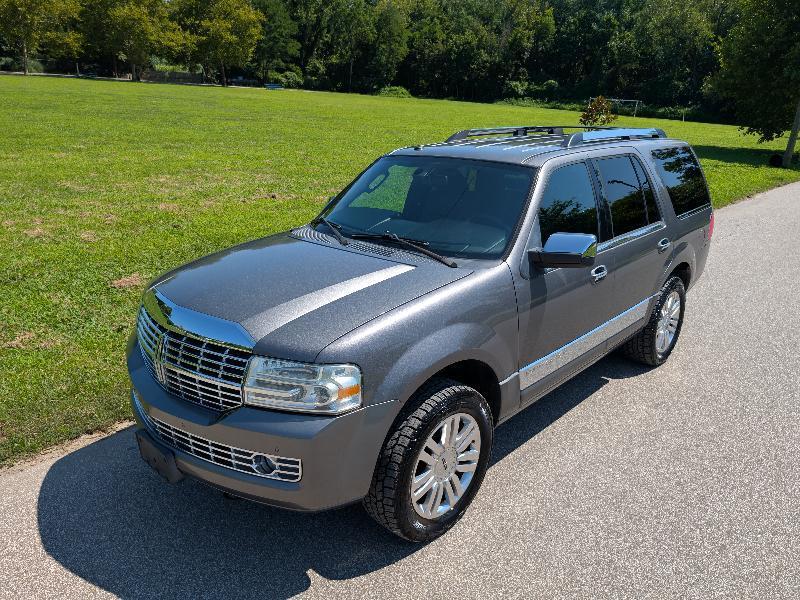Lincoln Navigator 4WD 2011