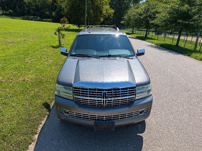 Lincoln Navigator 4WD 2011