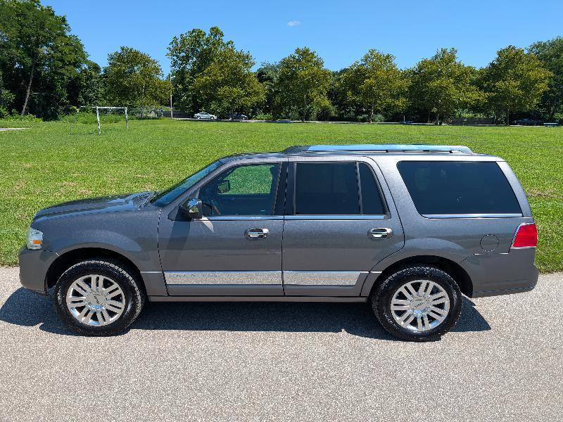 Lincoln Navigator 4WD 2011