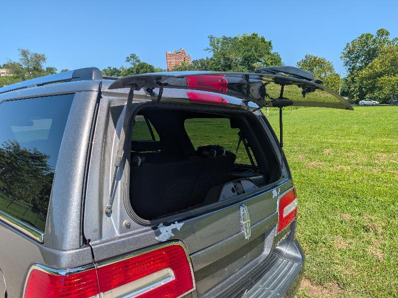 Lincoln Navigator 4WD 2011