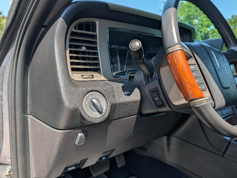 Lincoln Navigator 4WD 2011