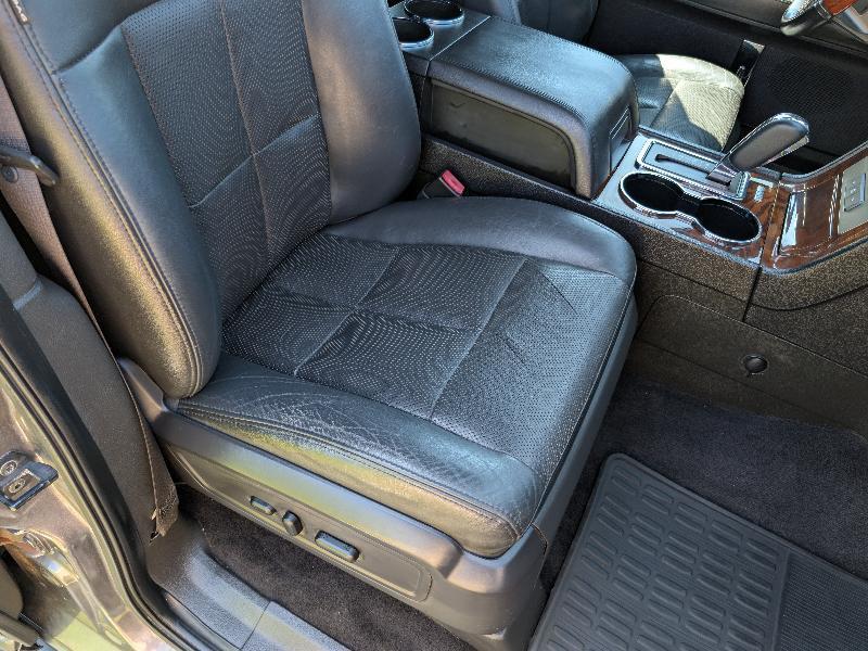 Lincoln Navigator 4WD 2011
