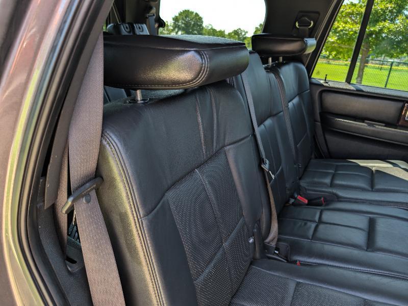 Lincoln Navigator 4WD 2011