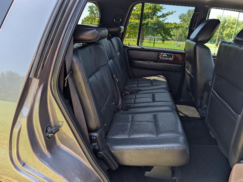 Lincoln Navigator 4WD 2011