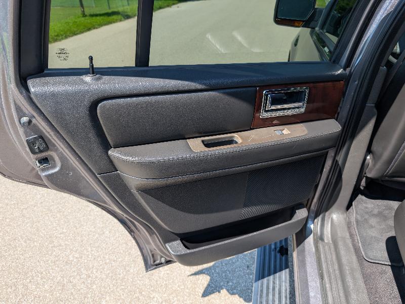 Lincoln Navigator 4WD 2011
