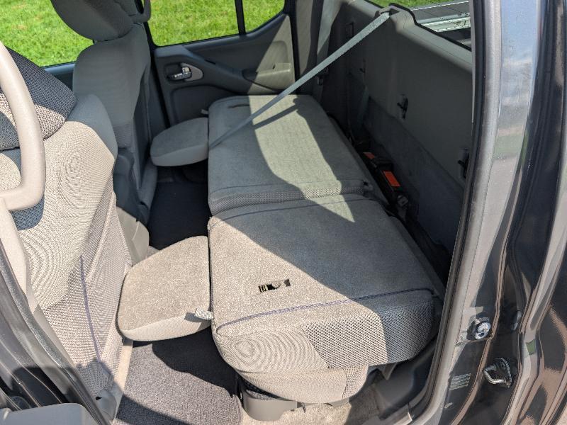 Nissan Frontier SV Crew Cab 4WD 2012