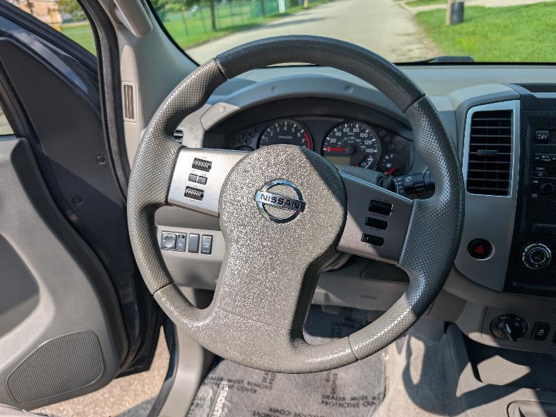 Nissan Frontier SV Crew Cab 4WD 2012