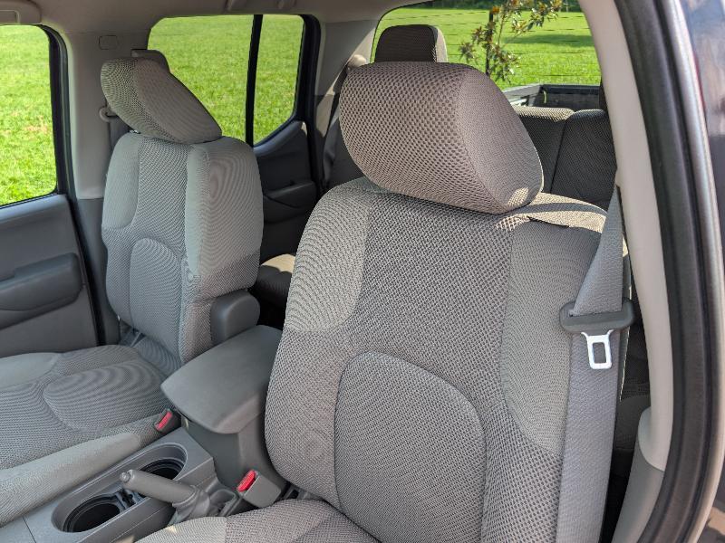 Nissan Frontier SV Crew Cab 4WD 2012