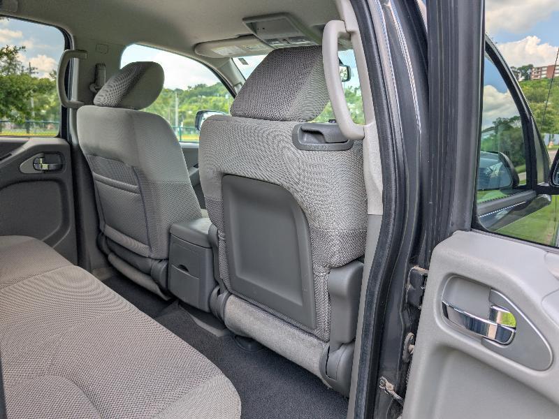 Nissan Frontier SV Crew Cab 4WD 2012