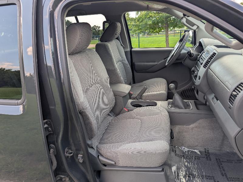Nissan Frontier SV Crew Cab 4WD 2012