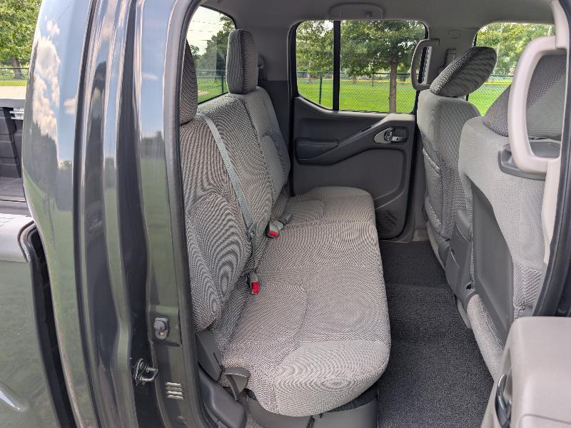 Nissan Frontier SV Crew Cab 4WD 2012