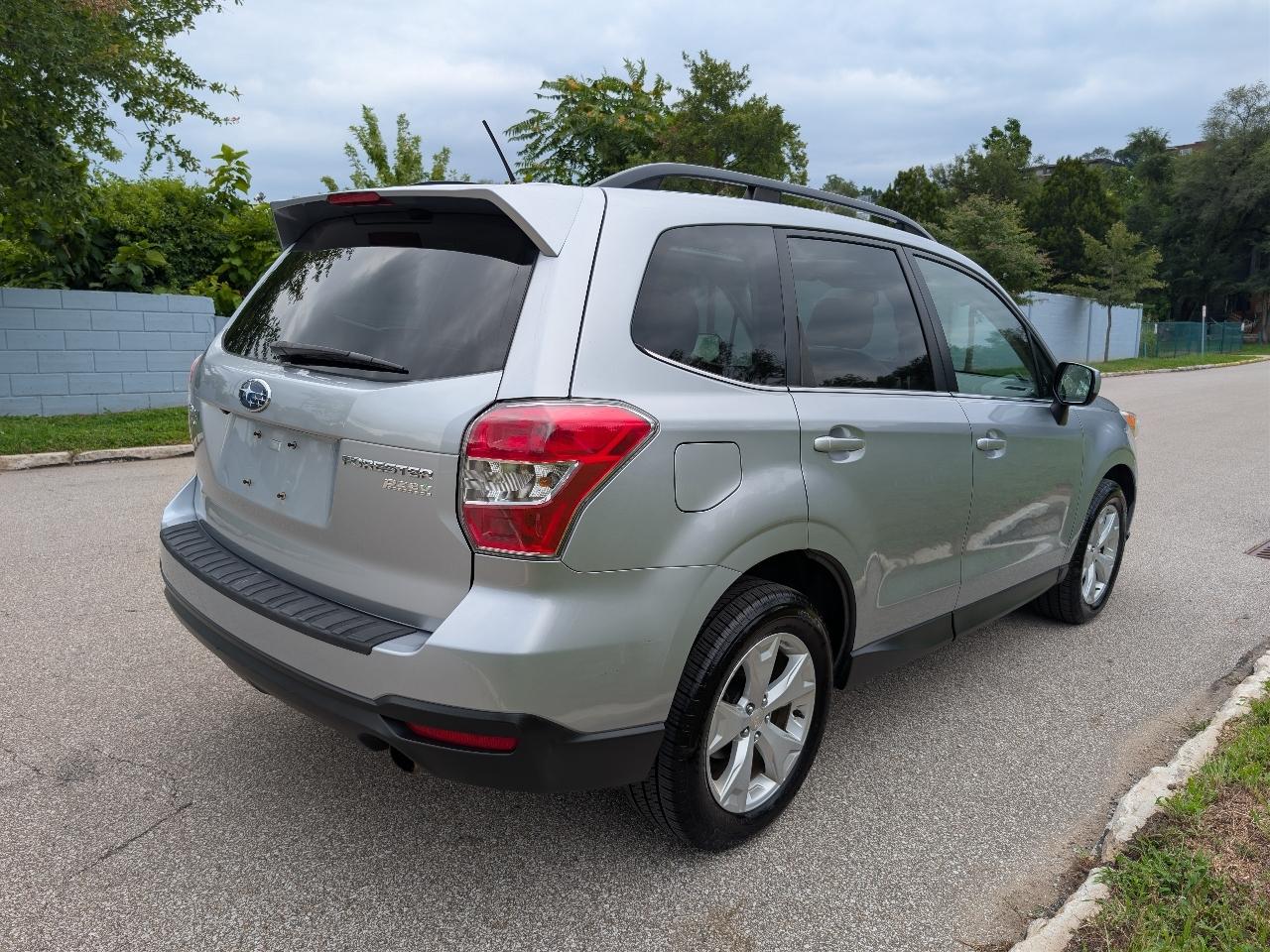 Subaru Forester 2.5i Limited 2014