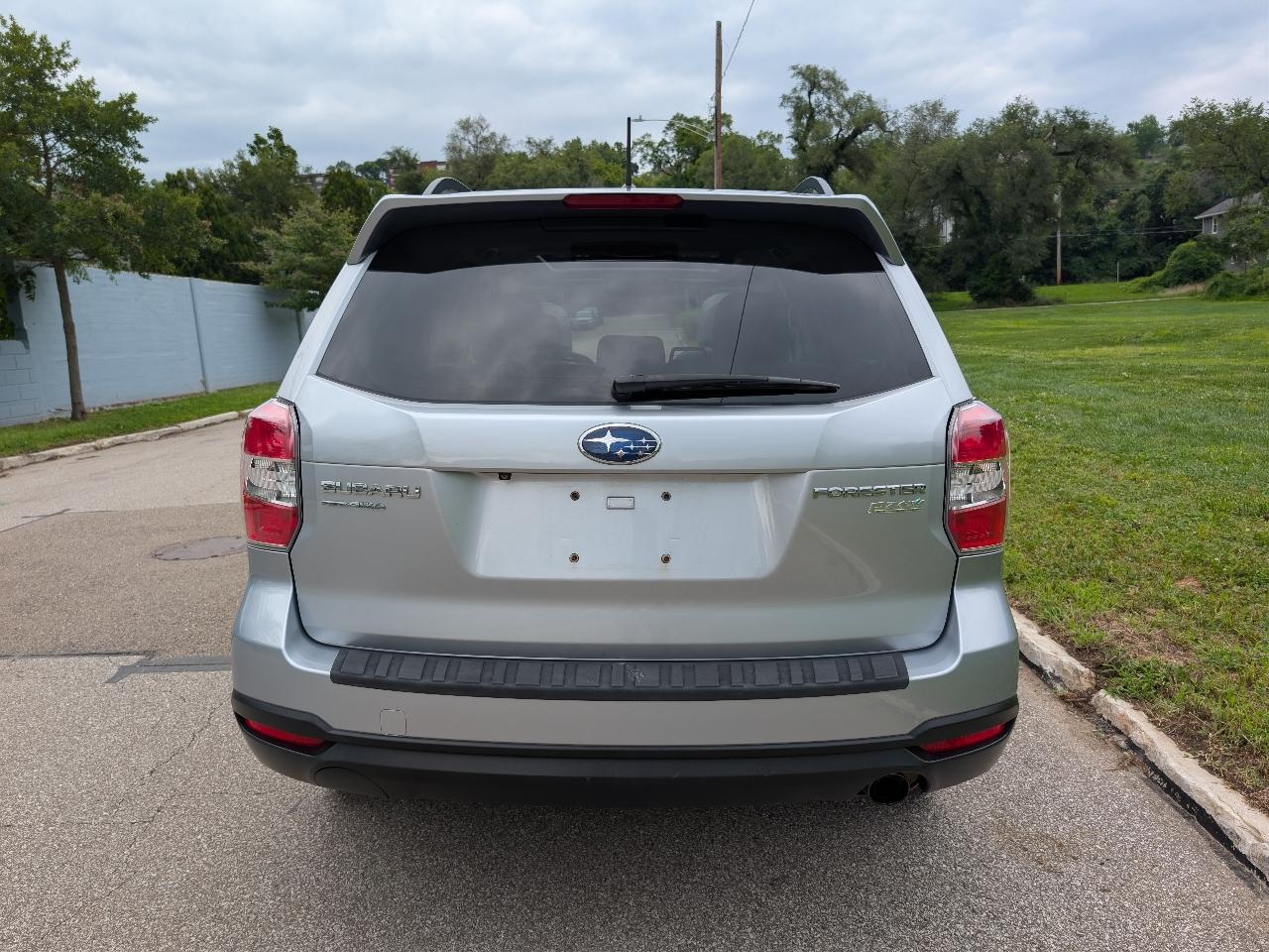Subaru Forester 2.5i Limited 2014