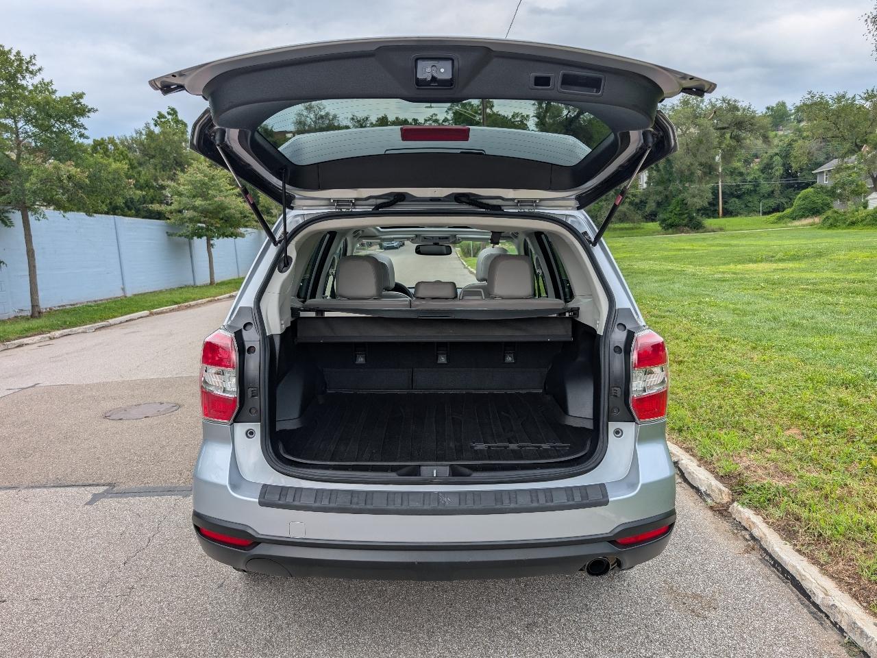 Subaru Forester 2.5i Limited 2014