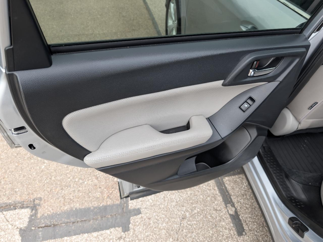 Subaru Forester 2.5i Limited 2014