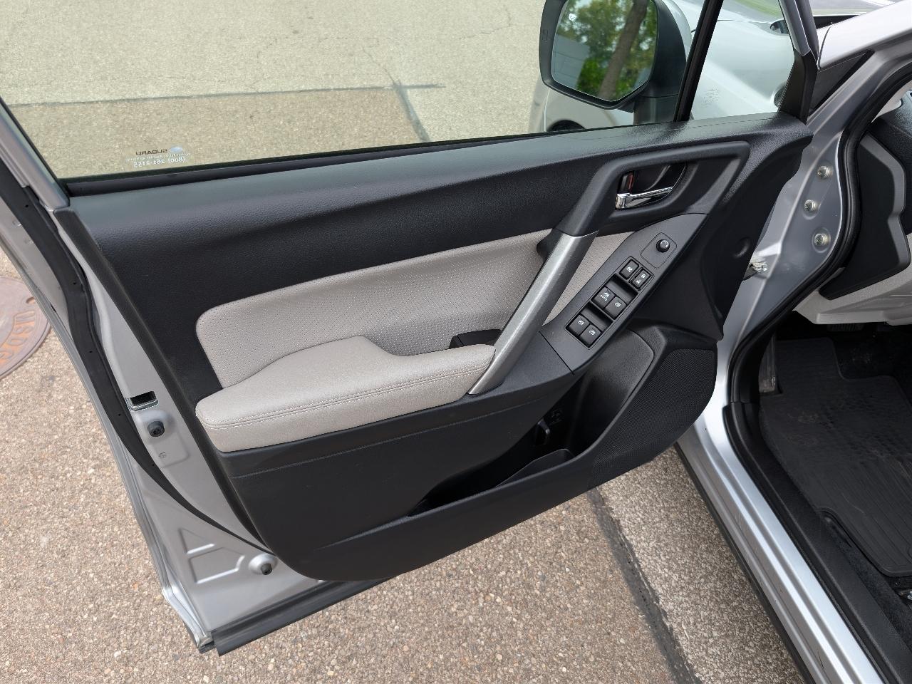 Subaru Forester 2.5i Limited 2014
