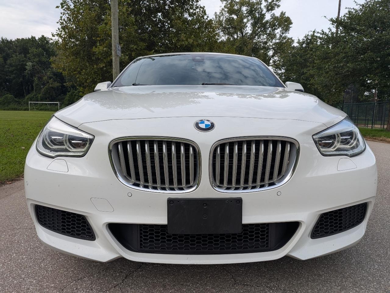 BMW 5-Series Gran Turismo 550i xDrive 2014