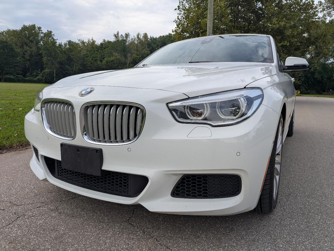 BMW 5-Series Gran Turismo 550i xDrive 2014
