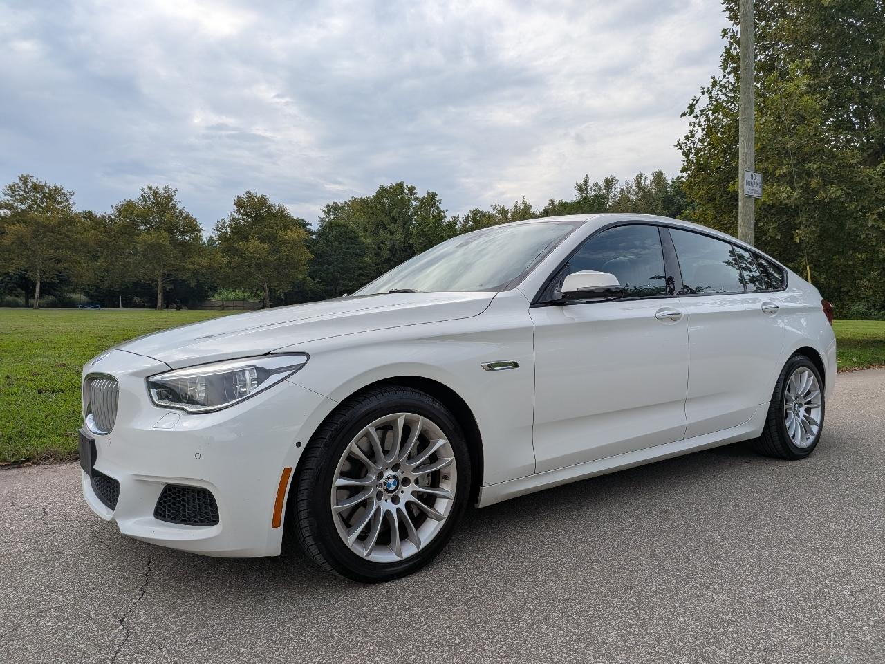 BMW 5-Series Gran Turismo 550i xDrive 2014
