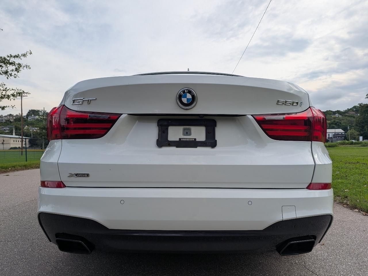 BMW 5-Series Gran Turismo 550i xDrive 2014