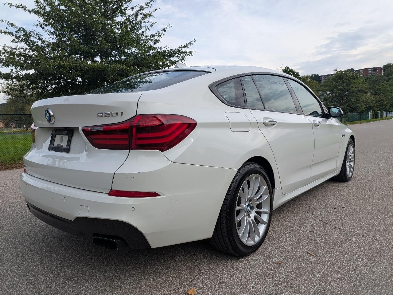 BMW 5-Series Gran Turismo 550i xDrive 2014