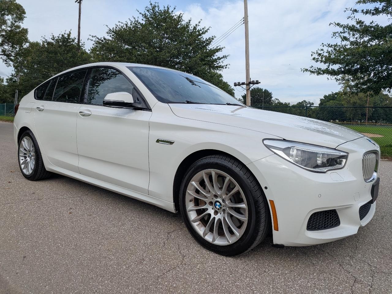 BMW 5-Series Gran Turismo 550i xDrive 2014