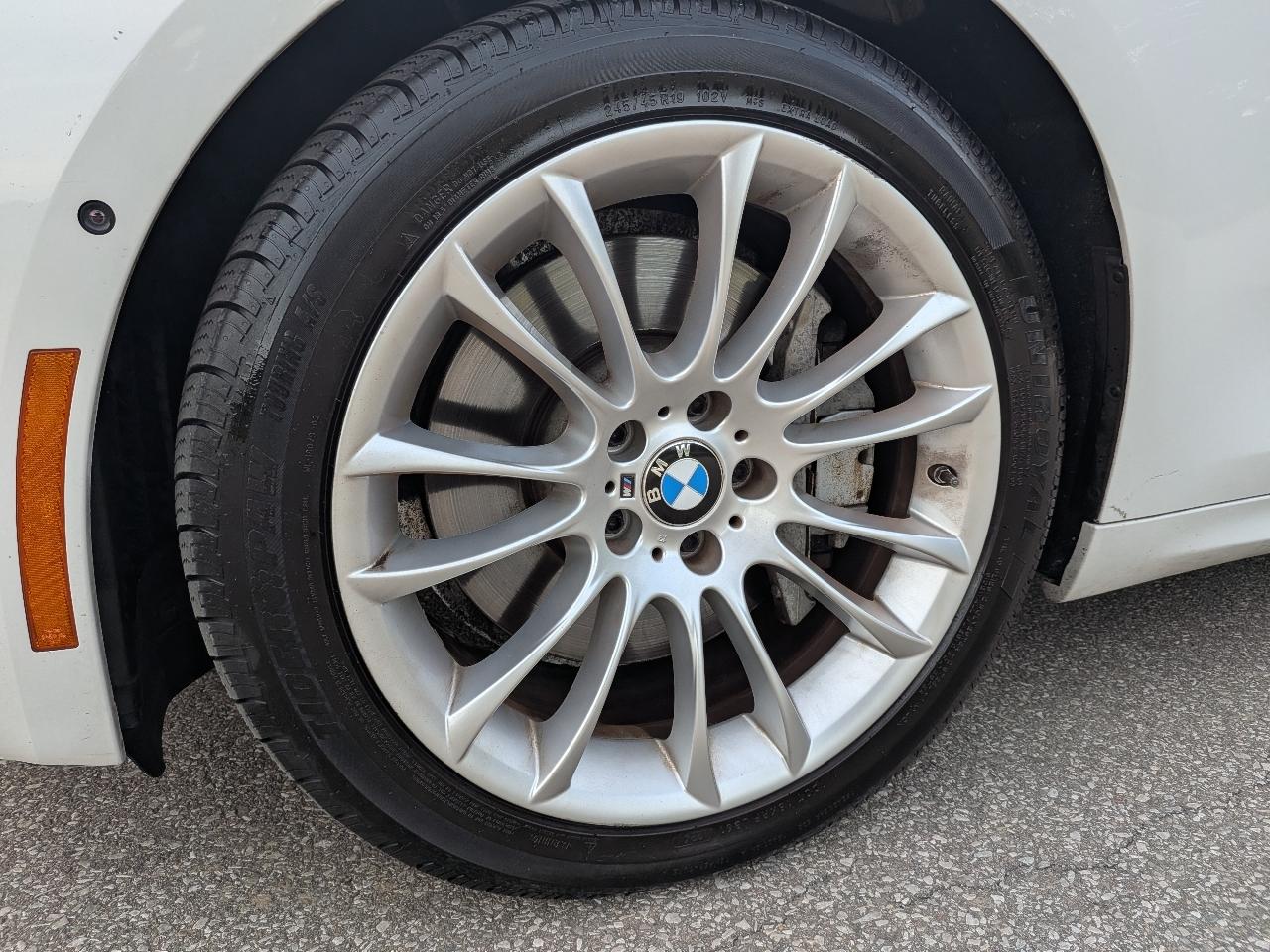 BMW 5-Series Gran Turismo 550i xDrive 2014