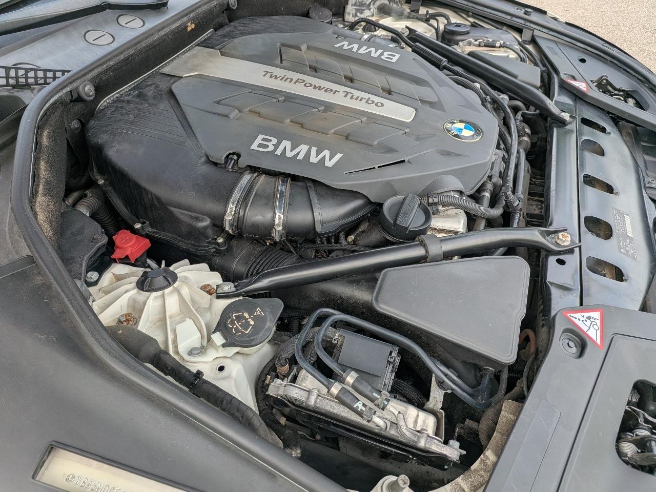 BMW 5-Series Gran Turismo 550i xDrive 2014