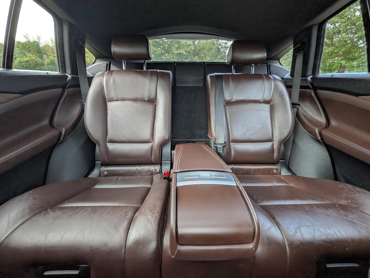 BMW 5-Series Gran Turismo 550i xDrive 2014
