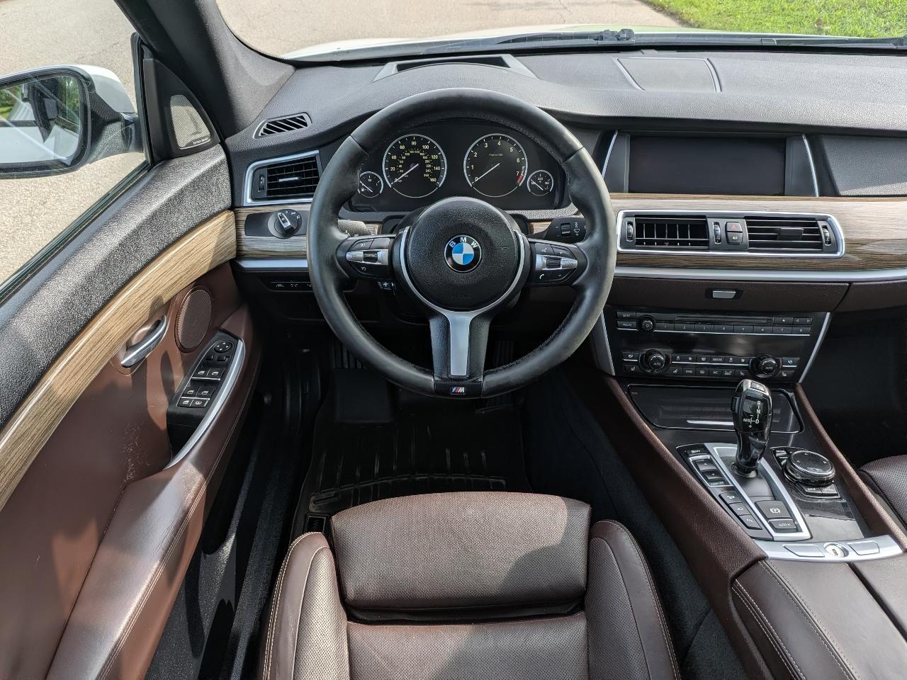 BMW 5-Series Gran Turismo 550i xDrive 2014