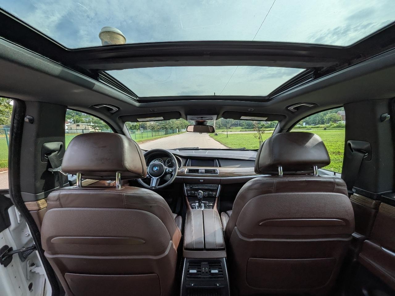 BMW 5-Series Gran Turismo 550i xDrive 2014