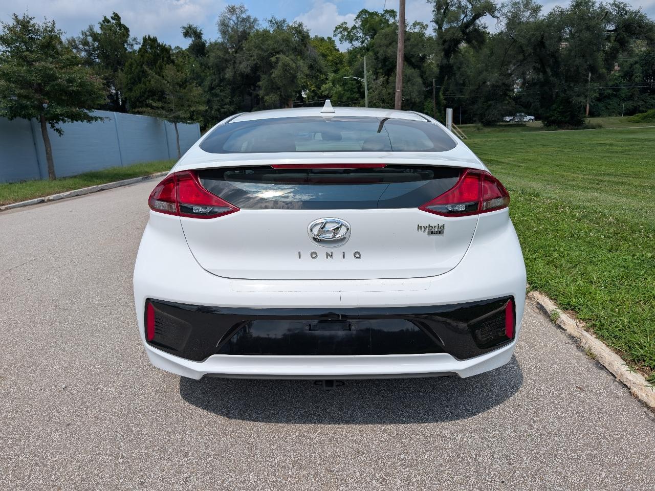 Hyundai Ioniq Hybrid Blue 2017