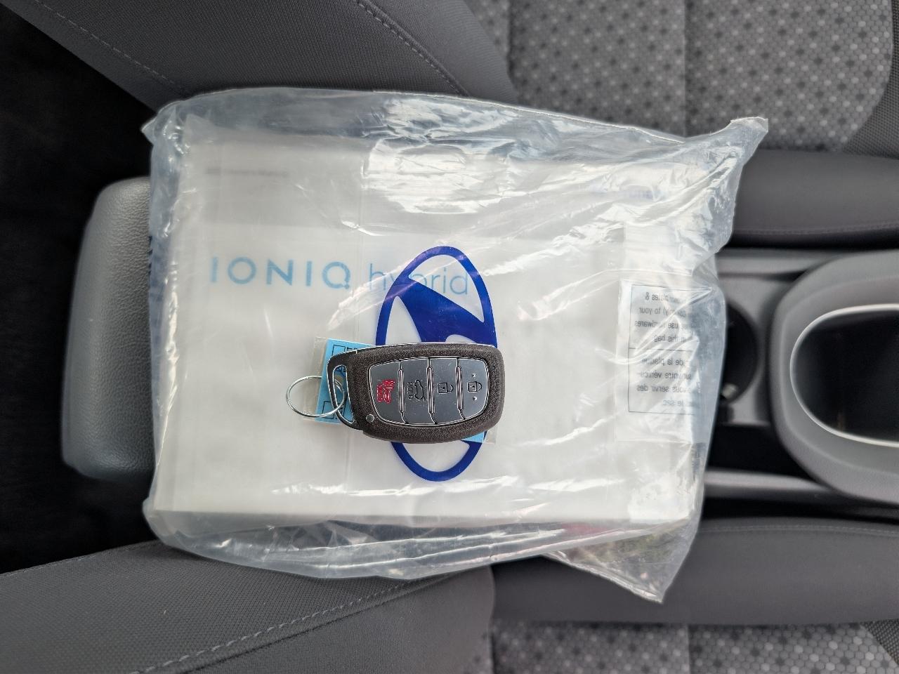 Hyundai Ioniq Hybrid Blue 2017