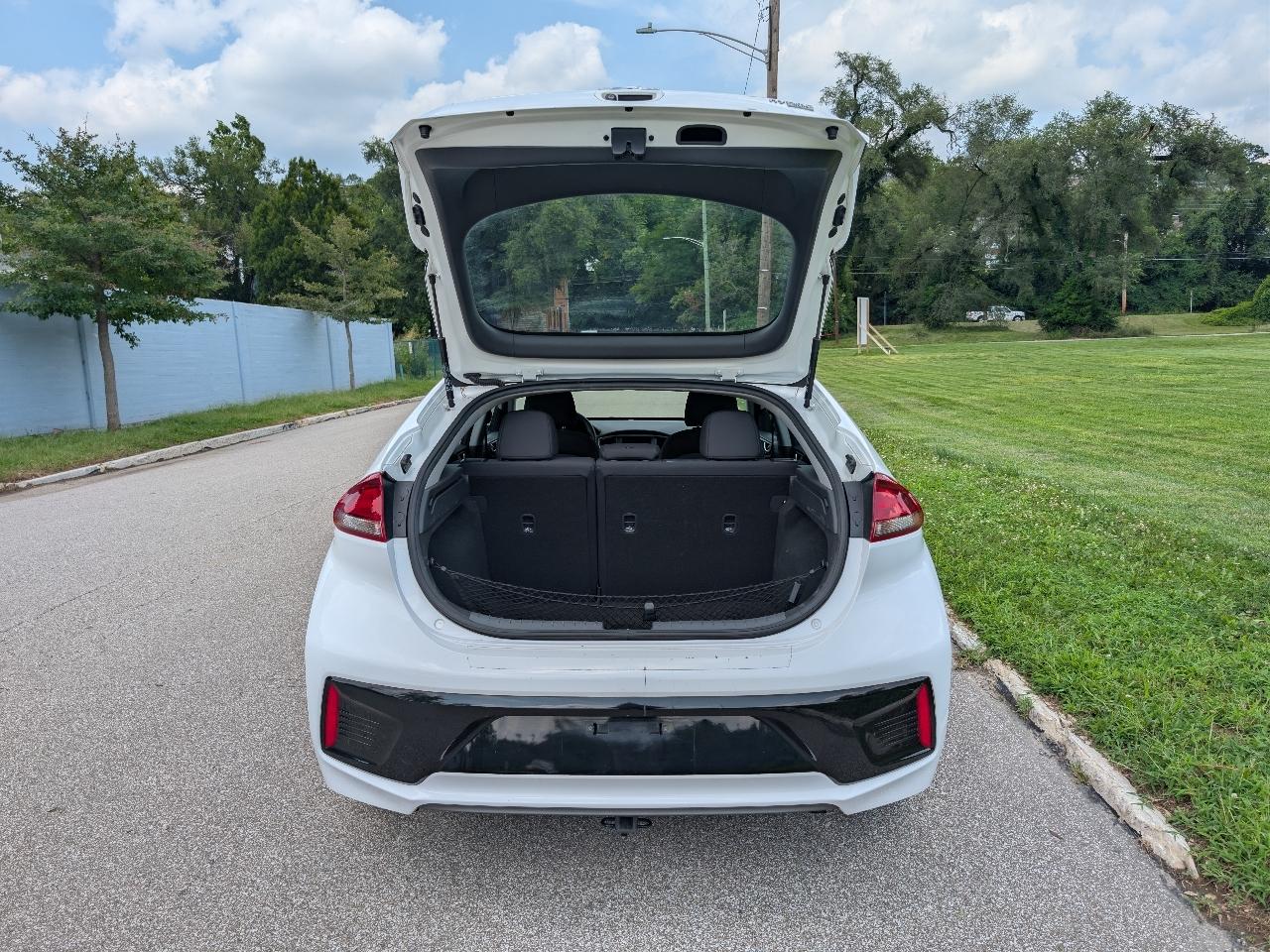 Hyundai Ioniq Hybrid Blue 2017
