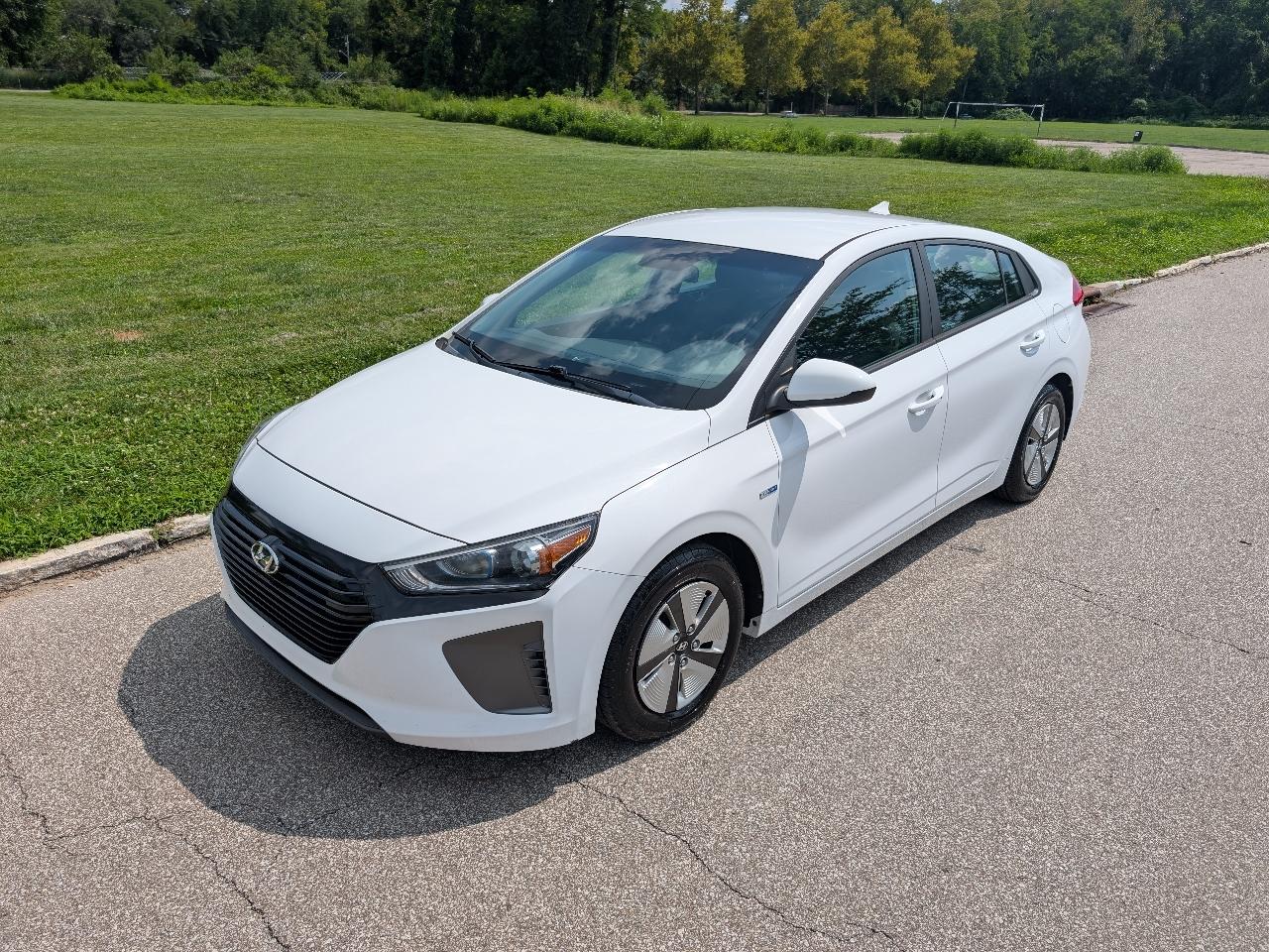 Hyundai Ioniq Hybrid Blue 2017