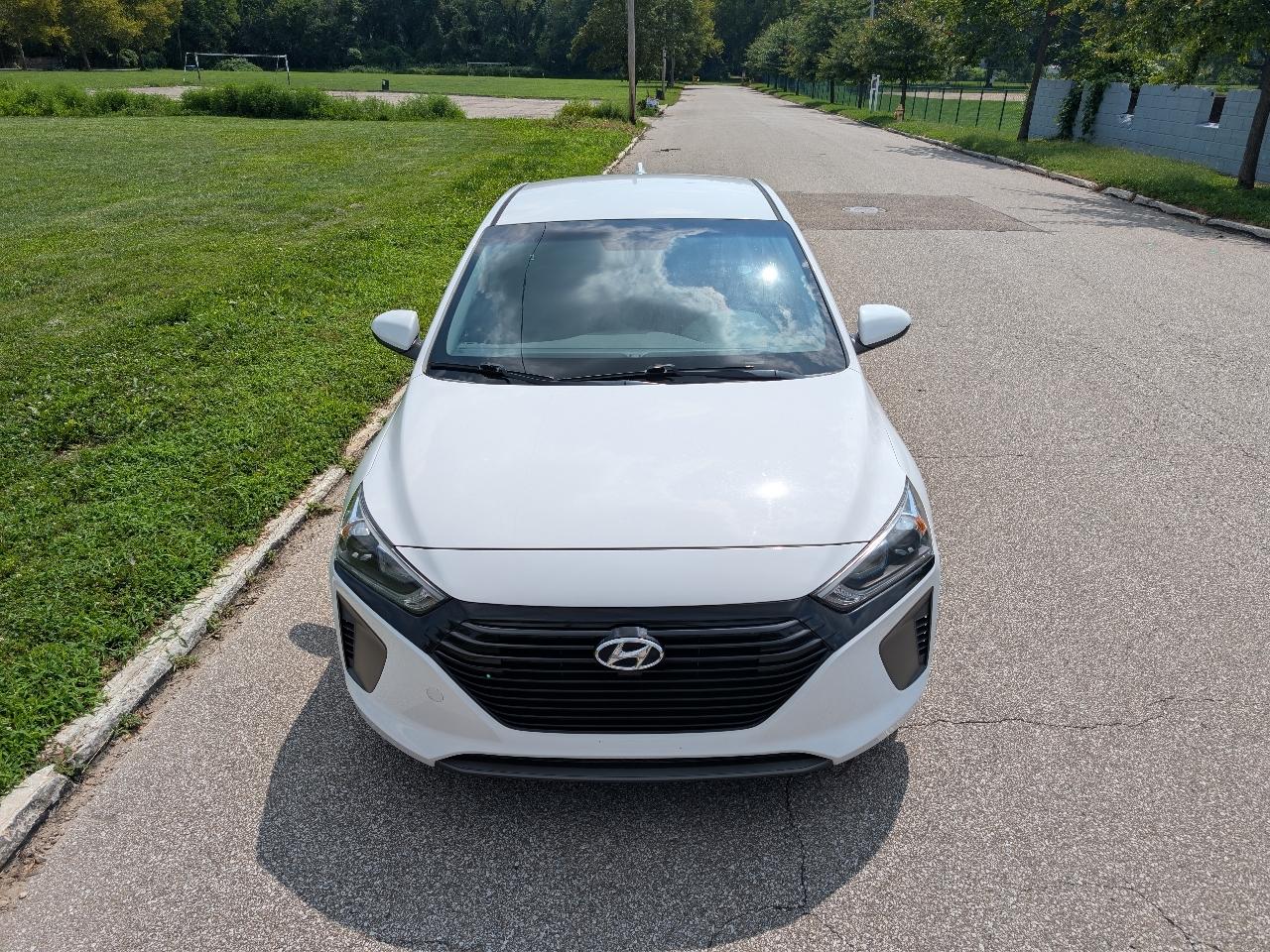 Hyundai Ioniq Hybrid Blue 2017