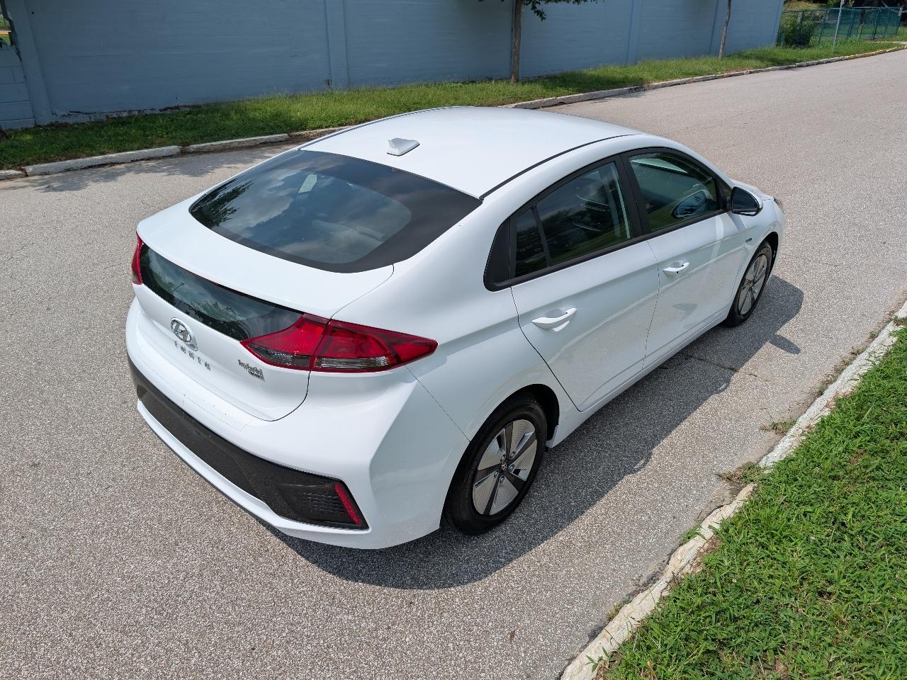 Hyundai Ioniq Hybrid Blue 2017