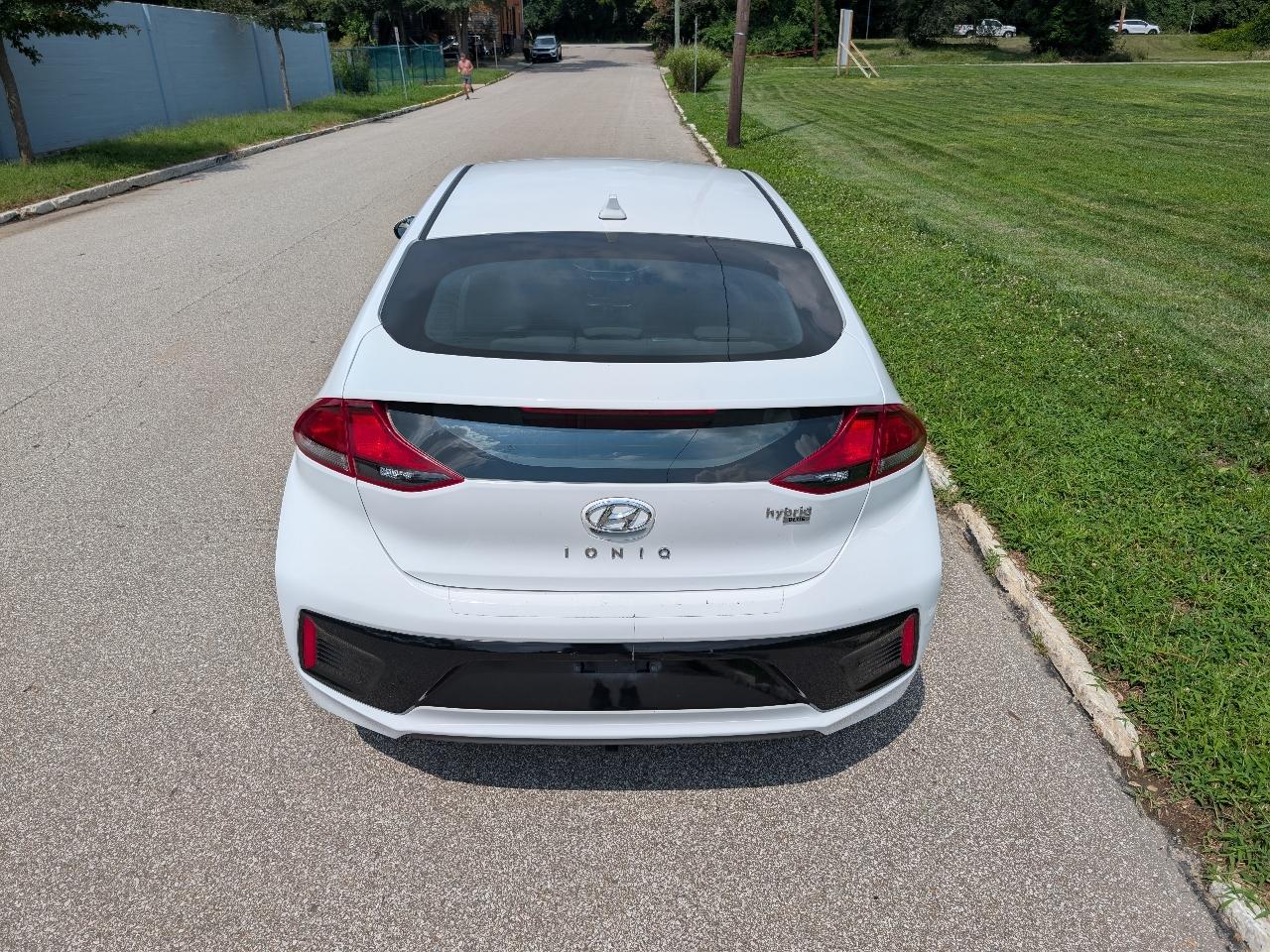 Hyundai Ioniq Hybrid Blue 2017