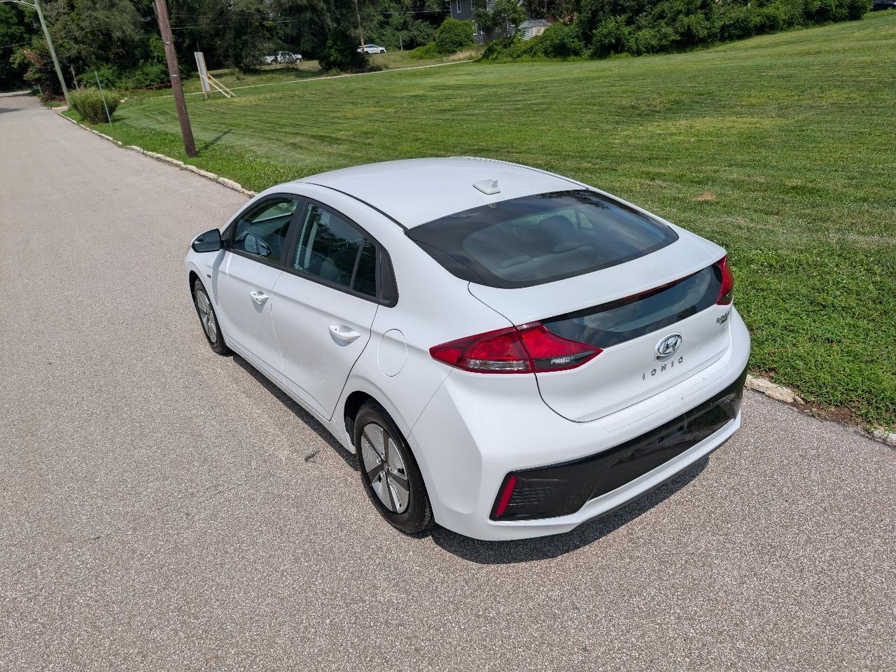 Hyundai Ioniq Hybrid Blue 2017