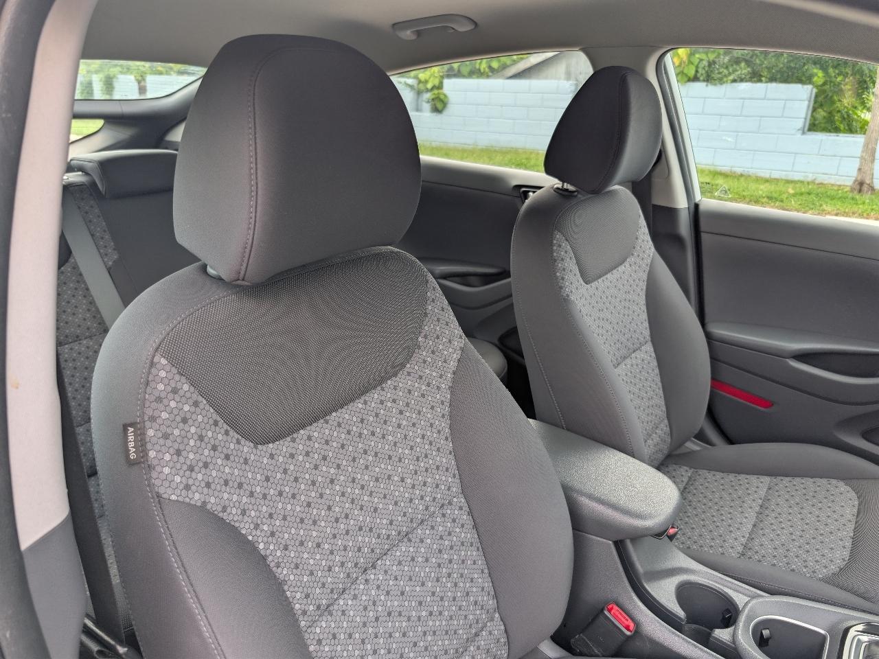 Hyundai Ioniq Hybrid Blue 2017