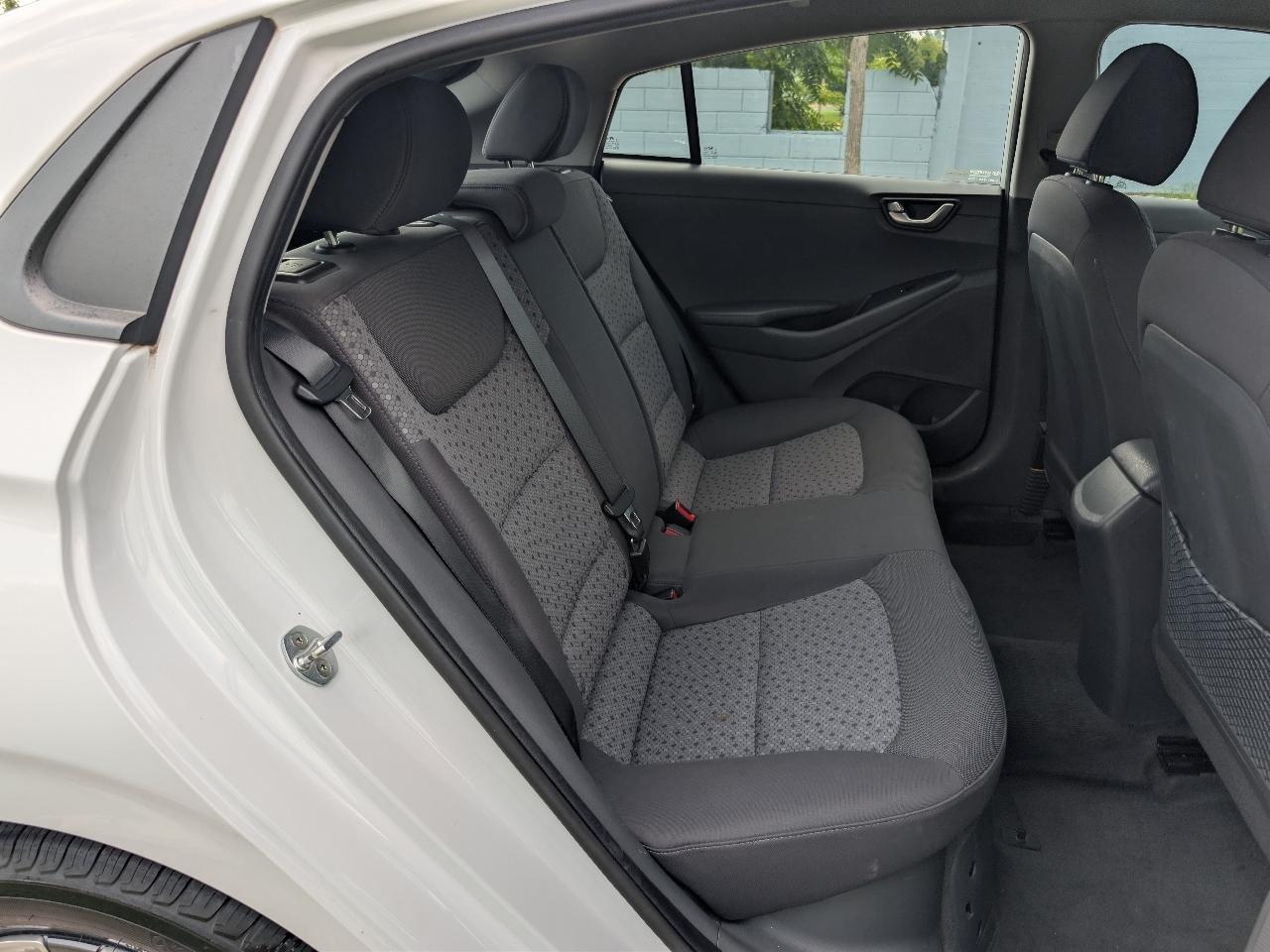 Hyundai Ioniq Hybrid Blue 2017