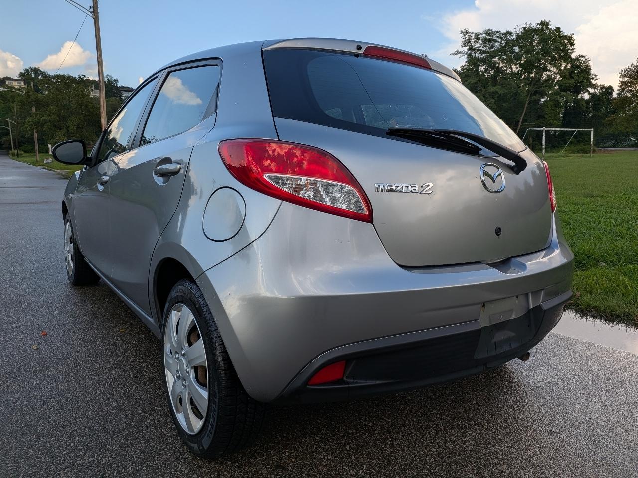 Mazda MAZDA2 Sport 2011