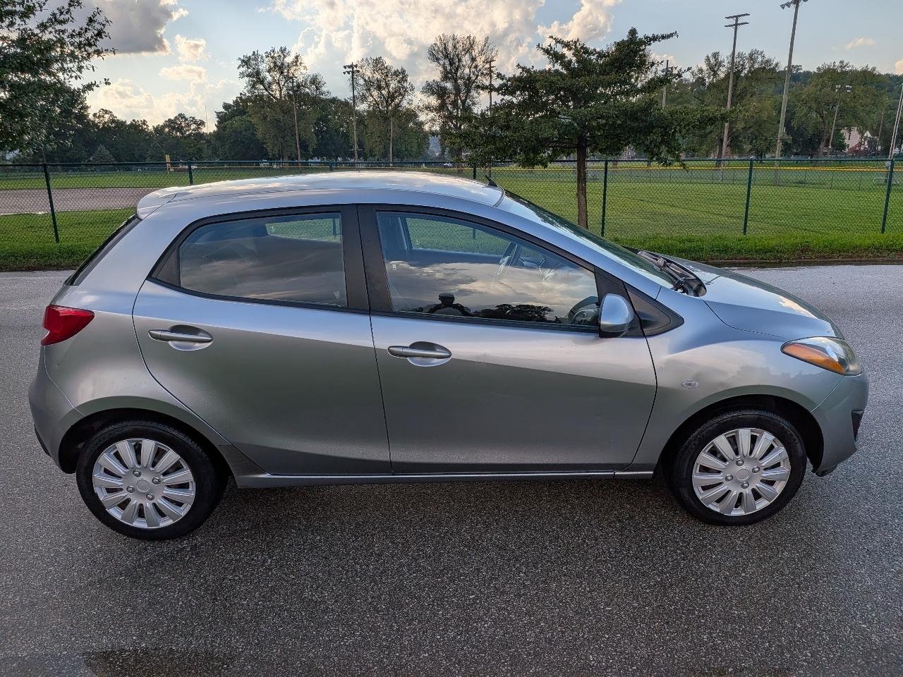 Mazda MAZDA2 Sport 2011