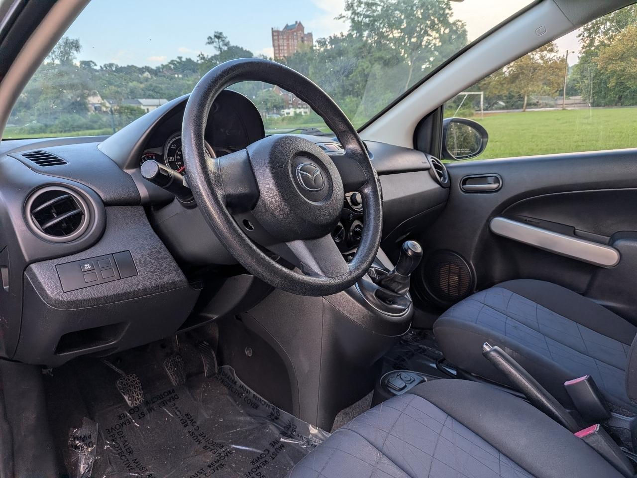 Mazda MAZDA2 Sport 2011