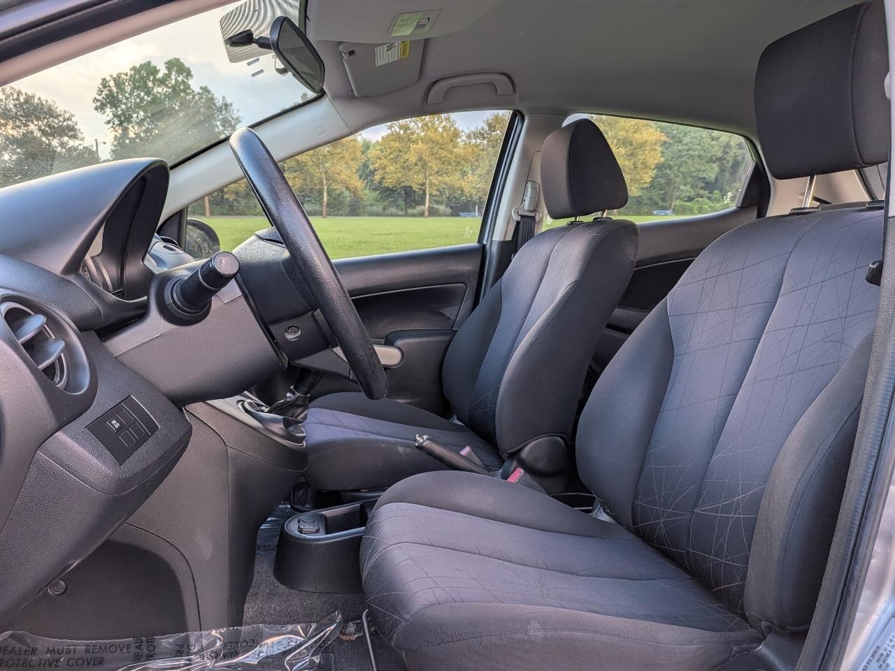 Mazda MAZDA2 Sport 2011