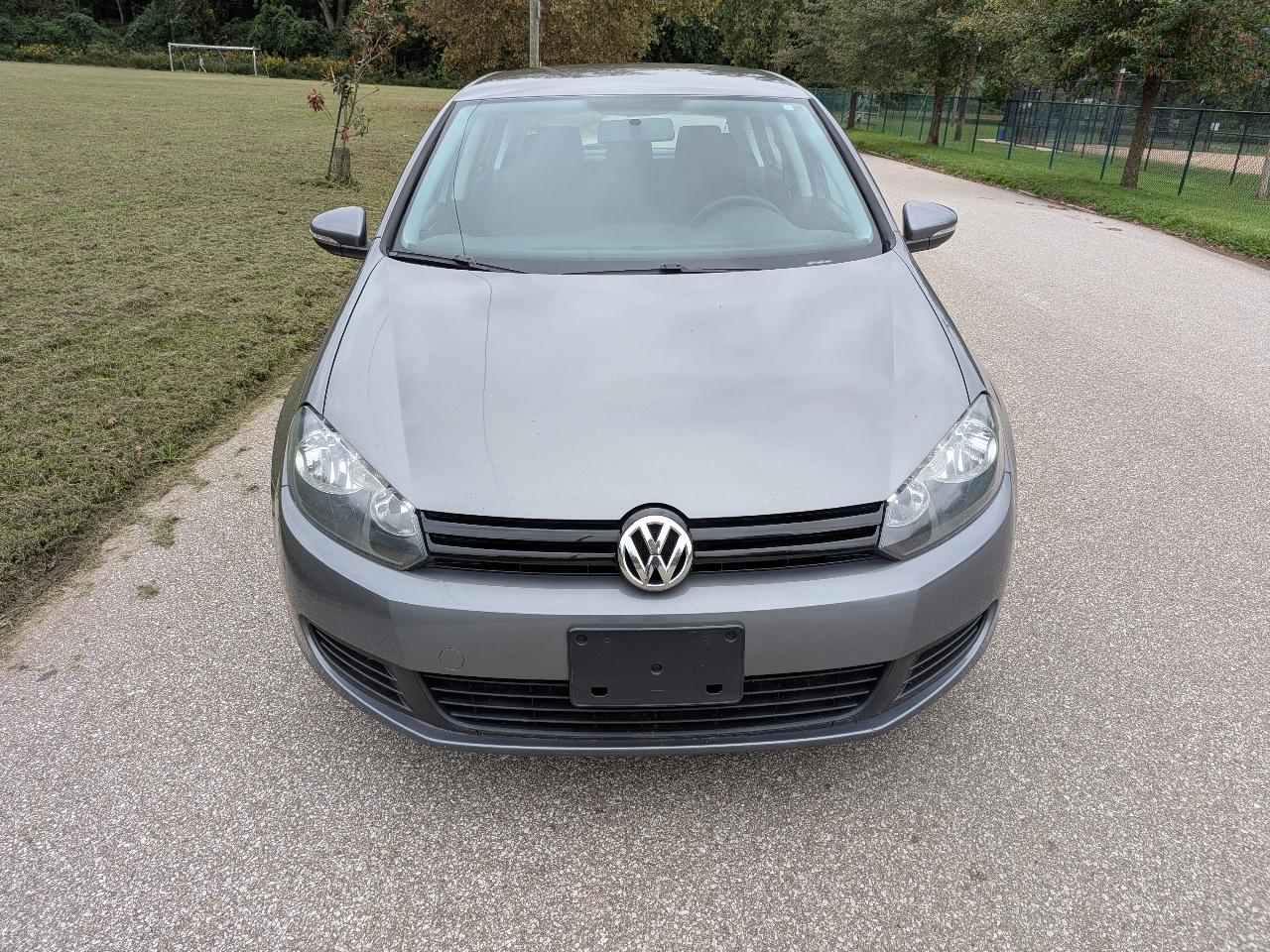 Volkswagen Golf 2.5L 4-Door 2013