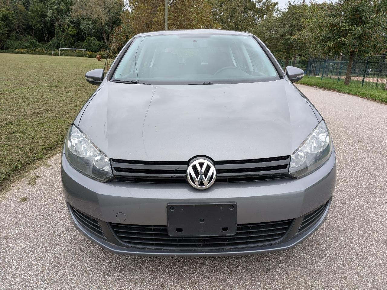 Volkswagen Golf 2.5L 4-Door 2013