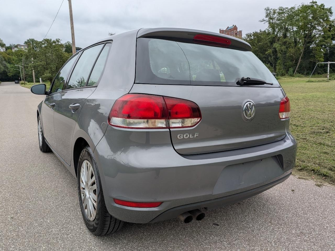Volkswagen Golf 2.5L 4-Door 2013